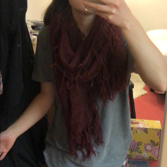 Lulu Huge Fringe Scarf Maroon - Picture 6 of 6